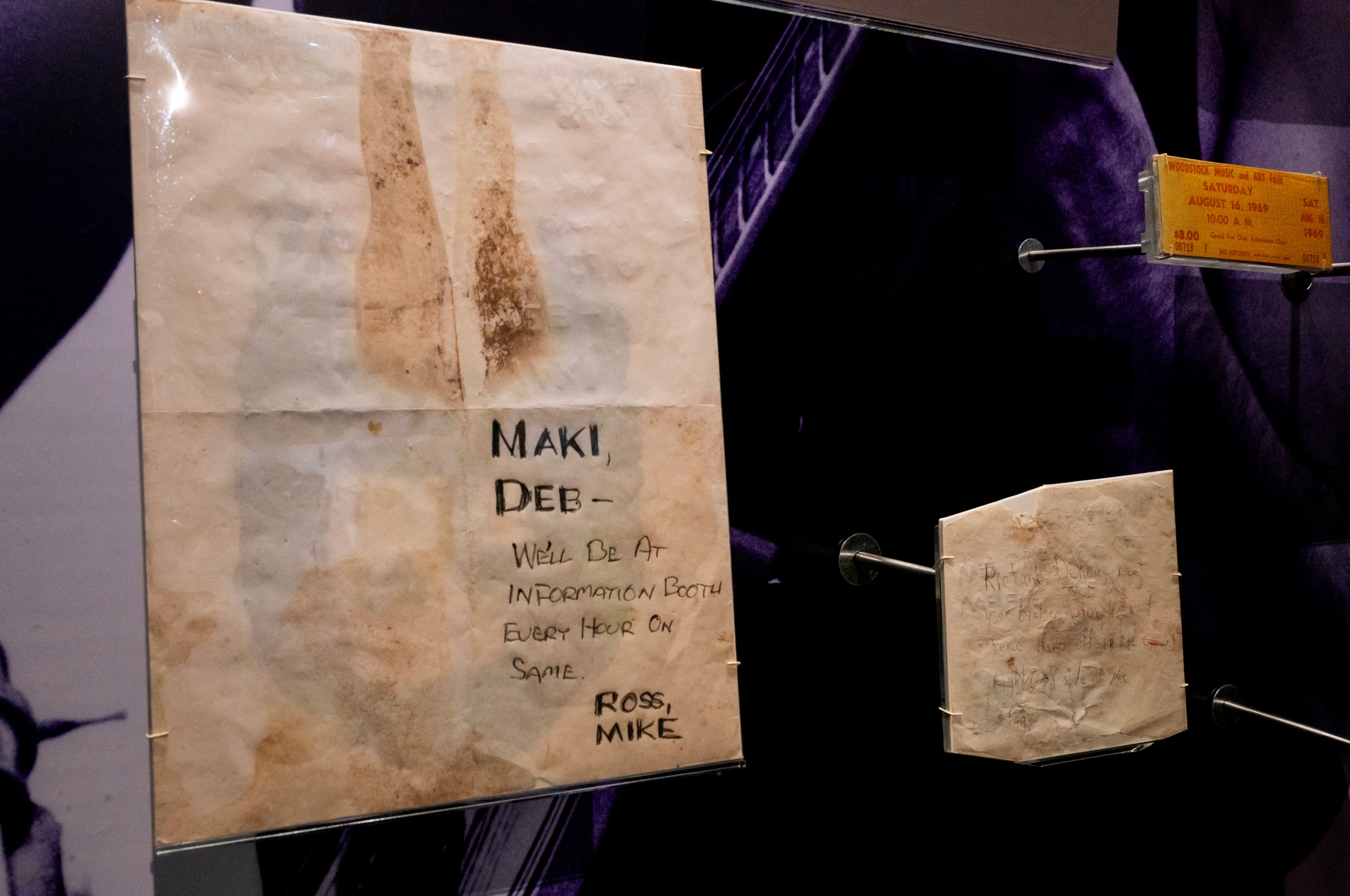 WOODSTOCK-ÁRBOL DE MENSAJES