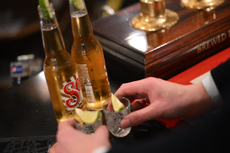 ¿Sabías que hay una forma de beber más peligrosa que los atracones ocasionales?