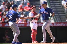 Eovaldi y Harris impulsan a Rangers a blanqueada de 8-0 sobre los Angelinos