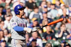 Mets blanquean 5-0 a Cerveceros y quedan a una victoria del comodín