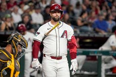 Los Diamondbacks sólo pudieron ver sus sueños de postemporada esfumándose por televisión