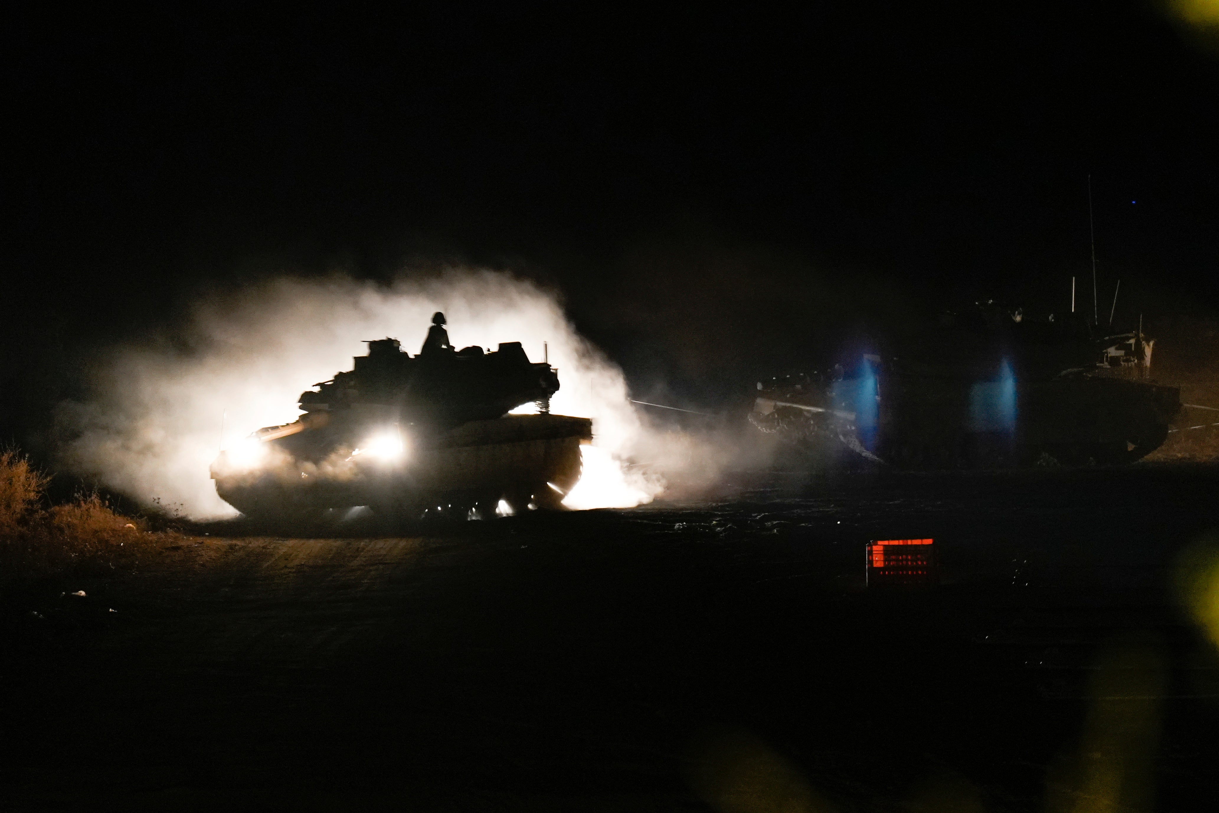 Se avistaron tanques israelíes maniobrando cerca de la frontera entre Israel y Líbano