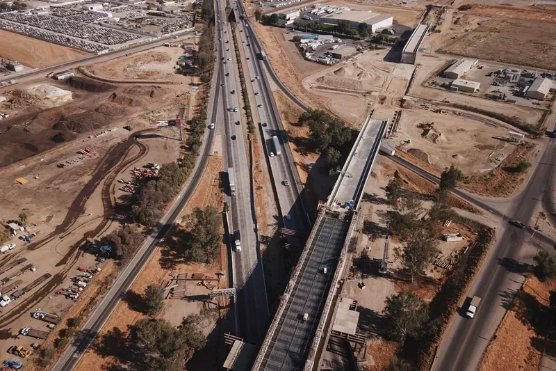 Fresno, en el corazón del Valle de San Joaquín, es un lugar árido que recibe pocas precipitaciones