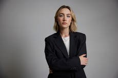 Saoirse Ronan usa estabilidad interna para encarar un papel de alcohólica en “The Outrun”