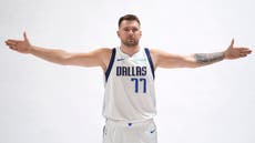 Luka Doncic, estrella de Mavs, se lesiona pantorrilla en práctica; será evaluado en una semana