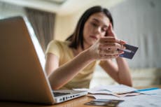 ¿Por qué los estadounidenses se sienten financieramente estancados?