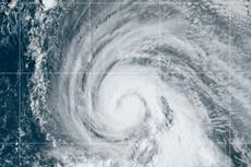 El huracán Kirk podría causar oleaje peligroso en la costa este de EEUU