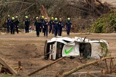 Residentes de las Carolinas anhelan que regrese el suministro eléctrico tras el huracán Helene