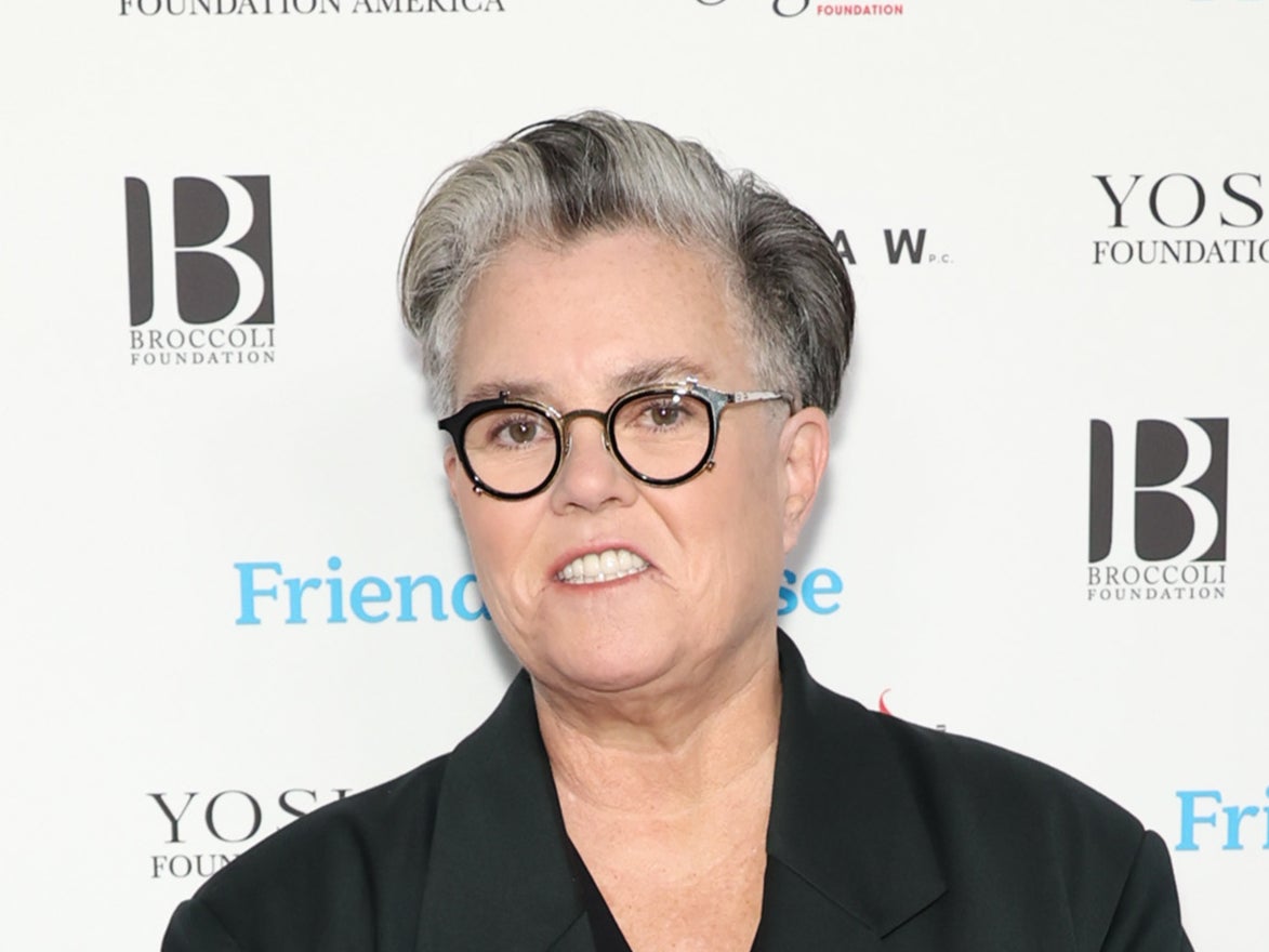O’Donnell, que ha sido un blanco constante del presidente, confirmó en marzo que ella también había abandonado Estados Unidos y reveló que se había trasladado a Irlanda. La actriz, de 62 años, y su hija adoptiva de 12, Dakota, se mudaron el 15 de enero, solo cinco días antes de que Trump jurara el cargo