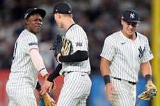 Verdugo aporta hit y atrapada clave a triunfo de Yankees ante Reales en inicio de Serie Divisional