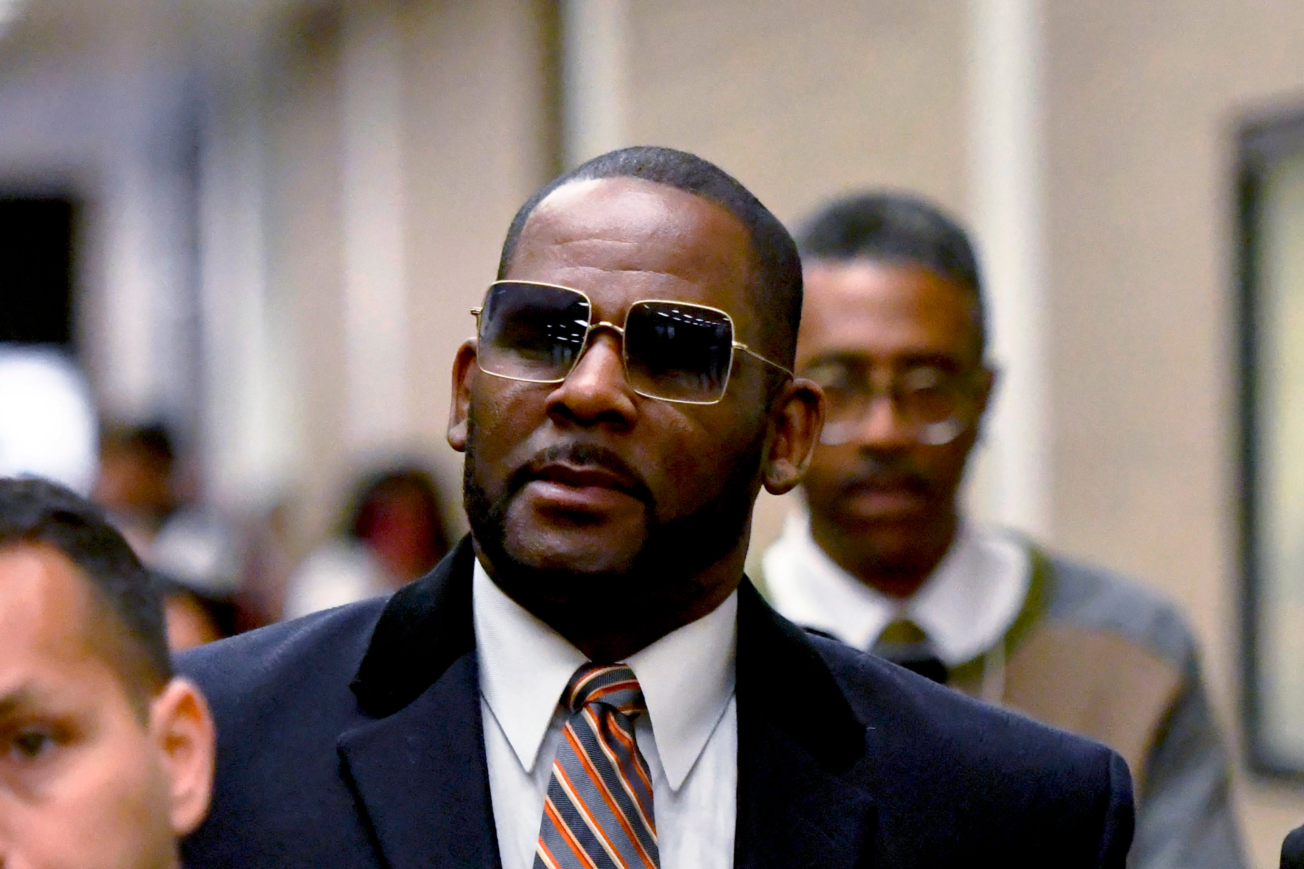 VIOLENCIA SEXUAL-R KELLY