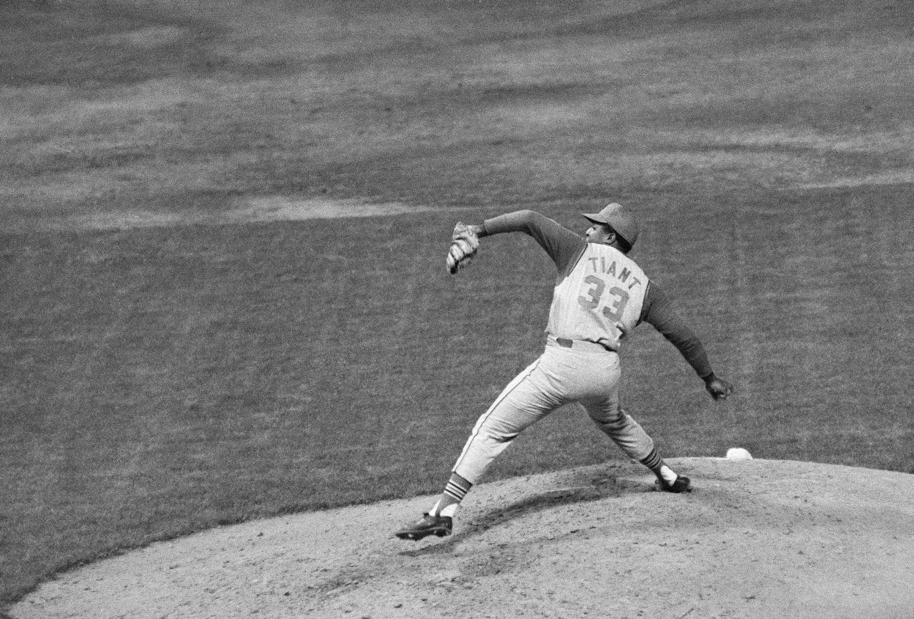 LUIS TIANT