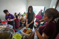 Cocina gestionada por mujeres trans es un refugio para la comunidad LGBTQ+ en Ciudad de México