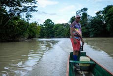 Guardianes de los ríos de Colombia luchan por proteger el Atrato entre amenazas y abandono