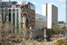 Vientos de huracán Milton derriban grúa en torre residencial más alta del oeste de Florida