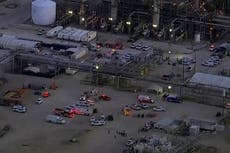 Los dos trabajadores muertos por fuga química en refinería en Texas trabajaban para subcontratista