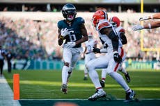 Jalen Hurts lanza dos pases de TD, Eagles derrotan 20-16 a Browns