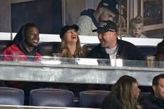 Taylor Swift y Travis Kelce acuden al Yankee Stadium para el primer duelo de la Serie de Campeonato