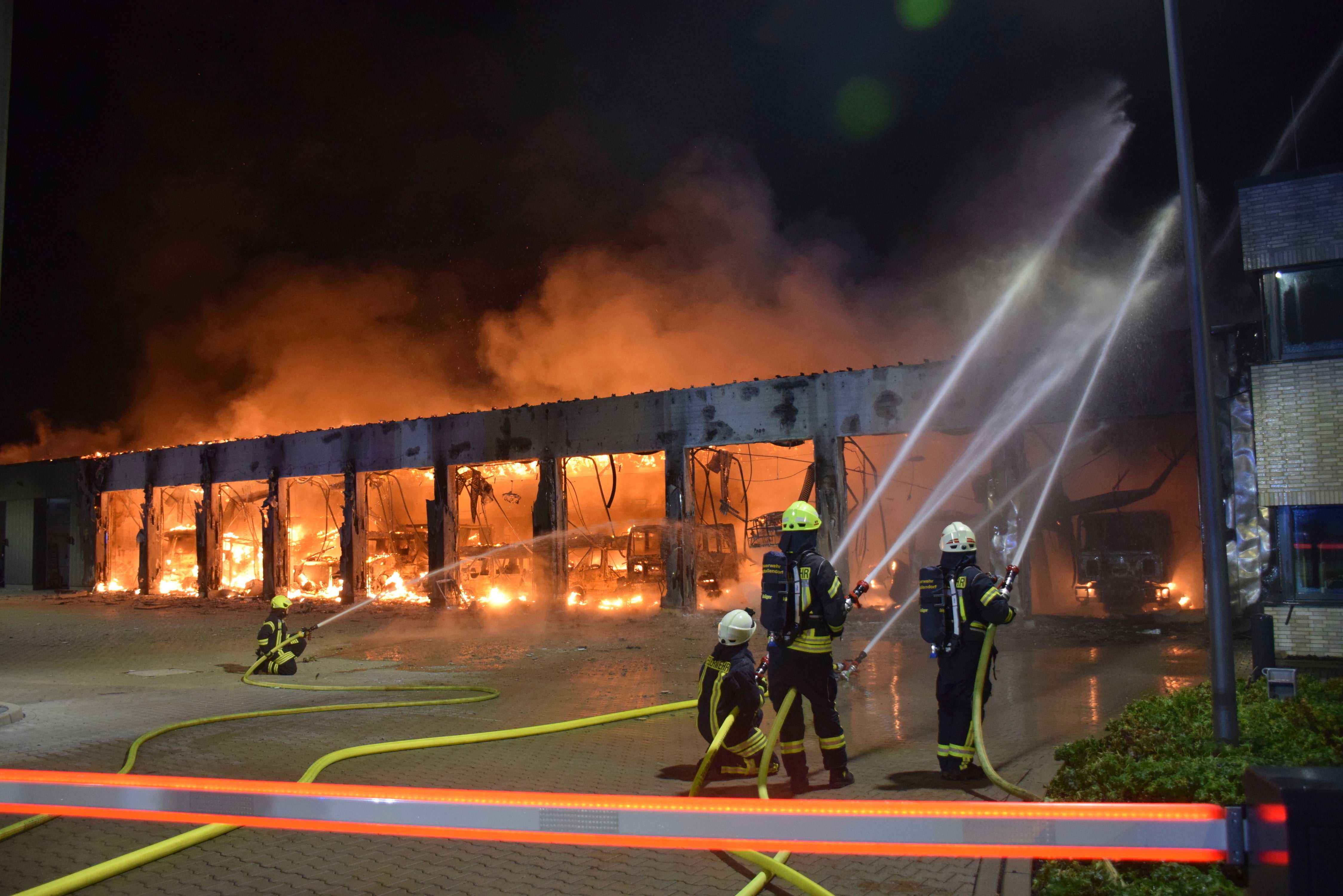 ALEMANIA-ESTACIÓN DE BOMBEROS-INCENDIO