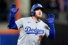 Muncy es el 1er pelotero que se embasa en 12 turnos consecutivos en la misma postemporada