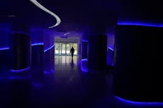 El icónico Hotel Yugoslavia de Belgrado enfrenta una posible demolición a la que muchos se oponen