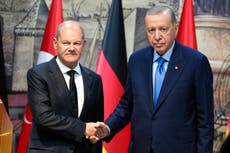 Dirigentes de Turquía y Alemania se reúnen y encuentran muchas vías de acuerdo, pero no sobre Israel