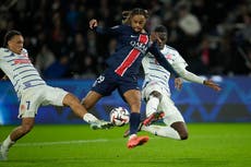 Barcola anota y asiste en regreso del PSG a la cima de la liga francesa