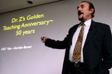 Muere Philip G. Zimbardo, el psicólogo detrás del polémico “Experimento de la prisión de Stanford”