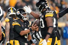 Wilson lanza dos pases de TD y corre para otro en su debut con Steelers, que apalean 37-15 a Jets