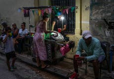 Los cubanos retoman cierta normalidad tras apagón masivo, pero la crisis persiste