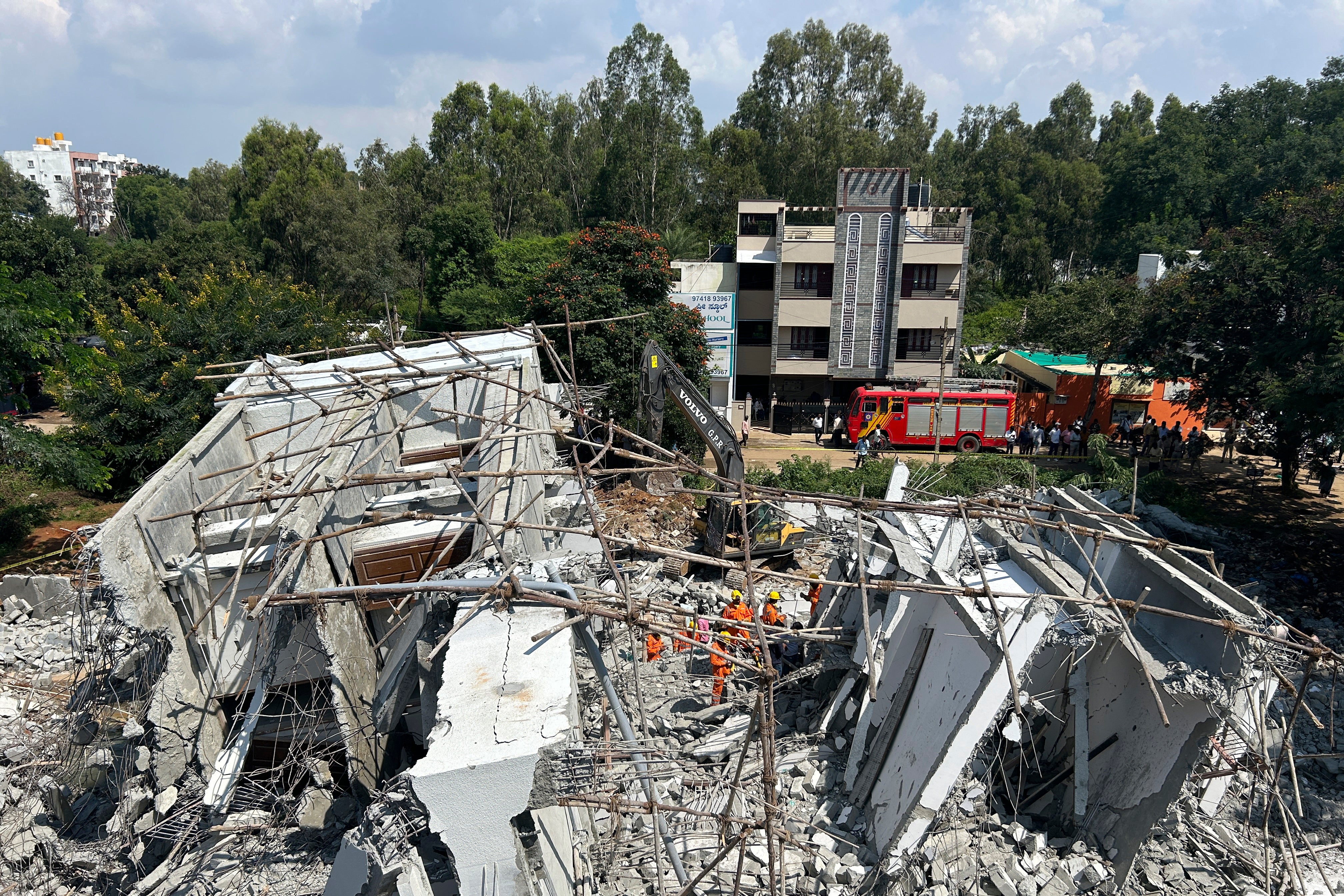 INDIA-EDIFICIO DERRUIDO