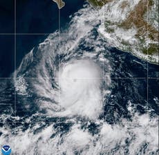 El huracán Kristy se fortalece a categoría 2 en el océano Pacífico