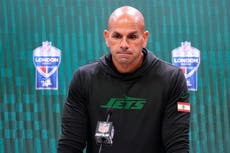 Saleh, exentrenador de Jets, ayuda a su amigo LaFleur y monitorea la ofensiva de Packers