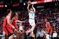 Ball aporta 34 puntos y 11 asistencias en su regreso tras lesión y Hornets vencen 110-105 a Rockets