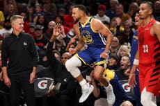 Curry conduce a Warriors a paliza 139-104 sobre Blazers en inicio de temporada