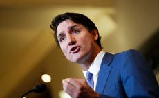 Trudeau dice que Canadá permitirá menos inmigrantes, admite que su política falló