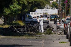 Tres policías heridos por el estallido de un coche-bomba en el centro-oeste de México