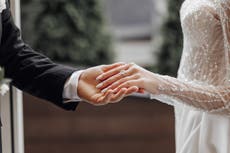 Cómo los estadounidenses mantienen su boda dentro de un presupuesto