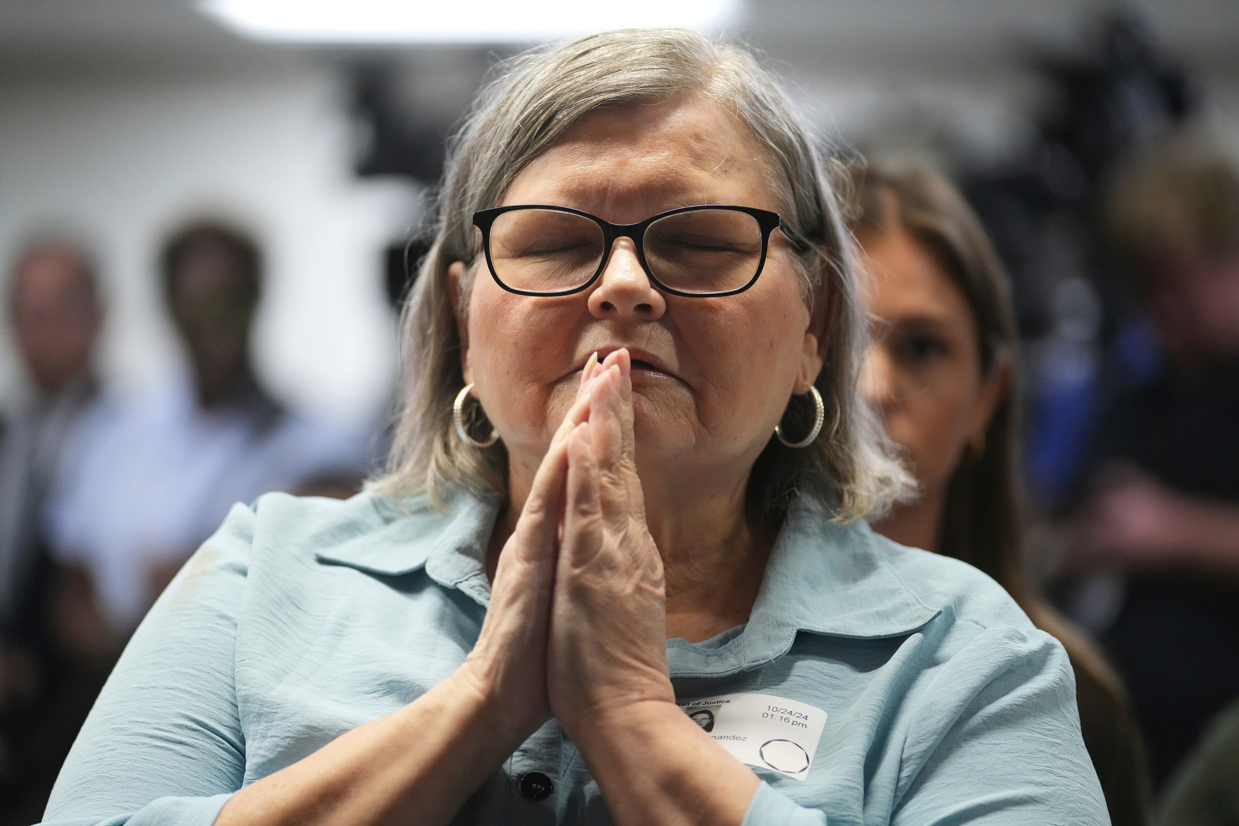 Diane Hernandez, sobrina de Kitty Menéndez, reaccionó a la rueda de prensa ofrecida el jueves por el Fiscal del Condado de Los Ángeles, George Gascón, en el Hall of Justice