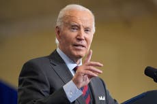 Biden busca nuevamente cancelar créditos escolares de personas con dificultades financieras