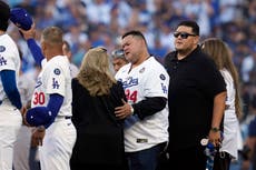 La presencia de Fernando Valenzuela domina el Dodger Stadium al inicio de la Serie Mundial