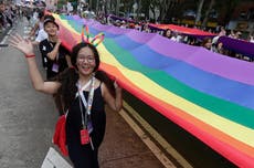 Miles participan en el desfile del Orgullo en Taiwán