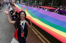 Miles participan en el desfile del Orgullo en Taiwán