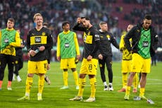 Dortmund sufre otra derrota ante el Augsburgo y el Leipzig encabeza la Bundesliga