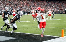 Chiefs derrotan 27-20 a Raiders para ponerse 7-0, con Mahomes lanzando para 262 yardas y 2 TDs