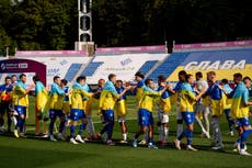 En medio de guerra, ucranianos encuentran en fútbol momentos de calma