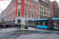 Tranvía se descarrila y choca contra una tienda en Oslo; hay 4 heridos