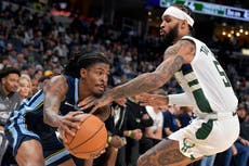 Con triple doble, Morant guía a Grizzlies a victoria de 122-99 sobre Bucks inoperantes