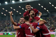 UEFA multa a Serbia por incidentes de aficionados en duelo ante Suiza