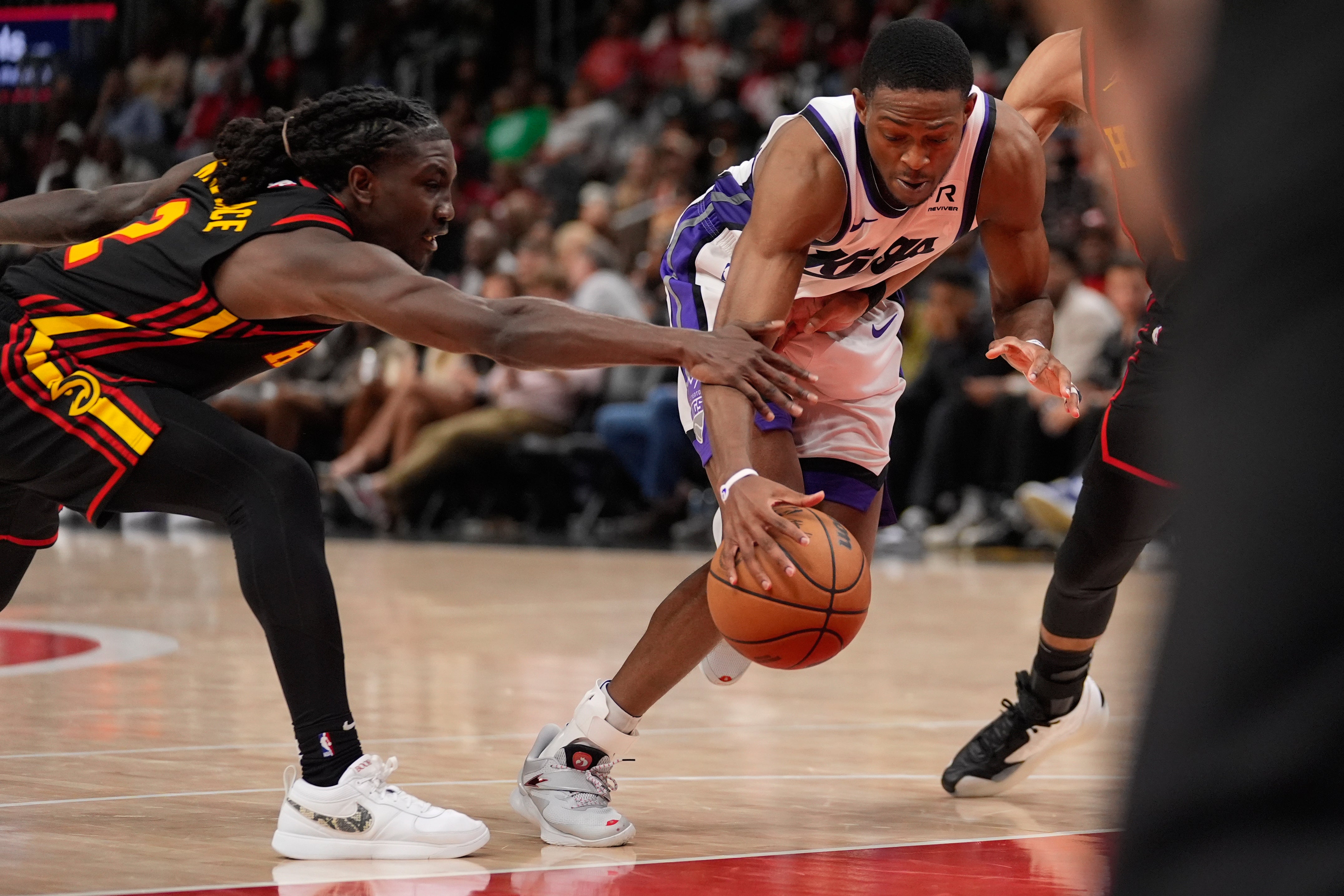 KINGS-HAWKS